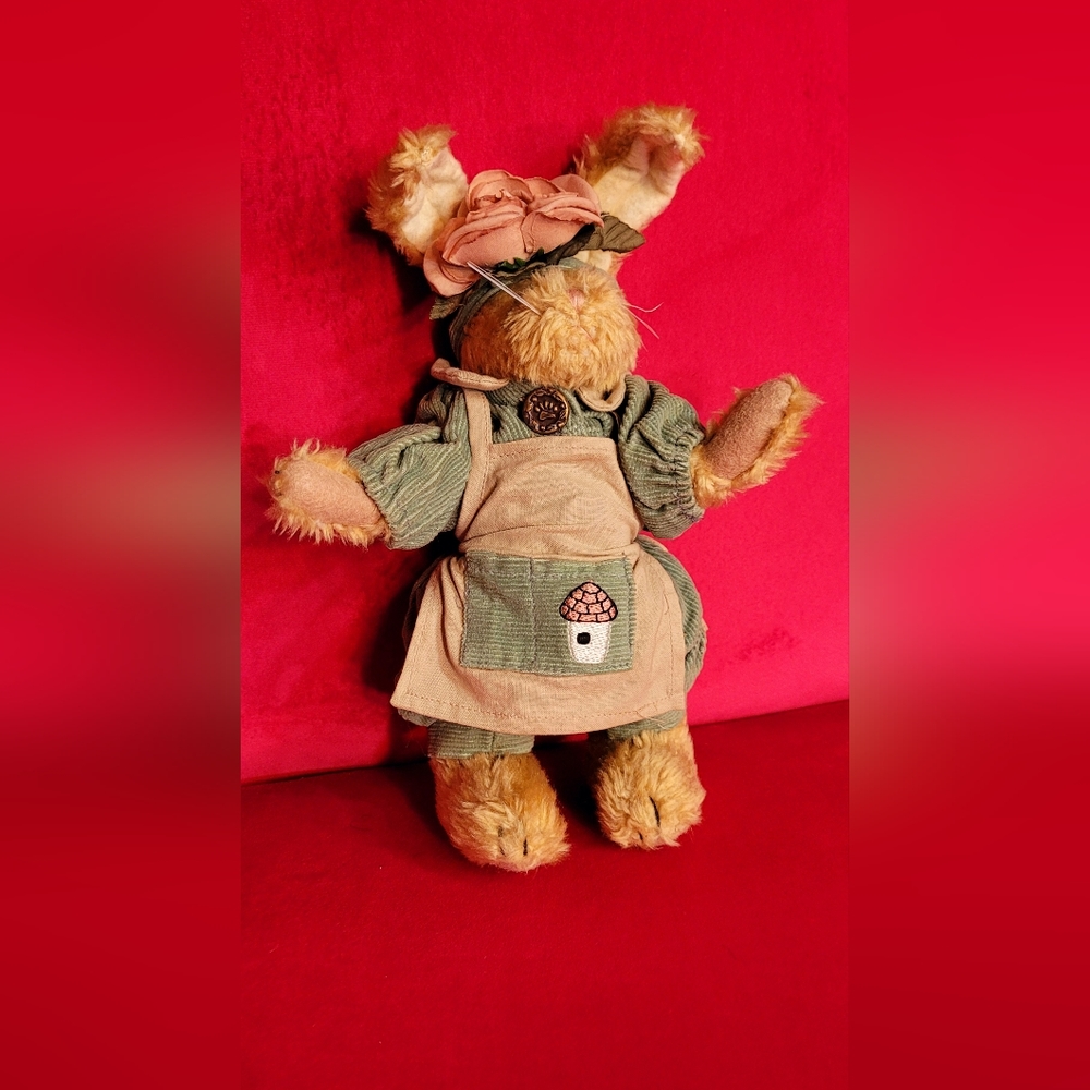 Boyds Bears & Friends, Emily Babbit Rabbit, and Vintage Collectible NWT !👈